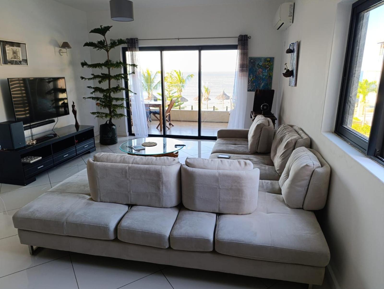 Magnificent Sea-View Apartment Flic en Flac Exterior foto