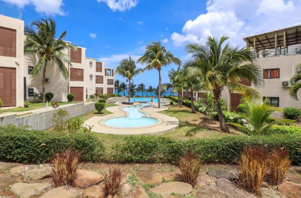 Magnificent Sea-View Apartment Flic en Flac Exterior foto